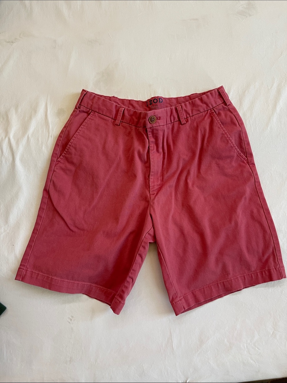 Izod Men's Red Flat Front Cotton Shorts